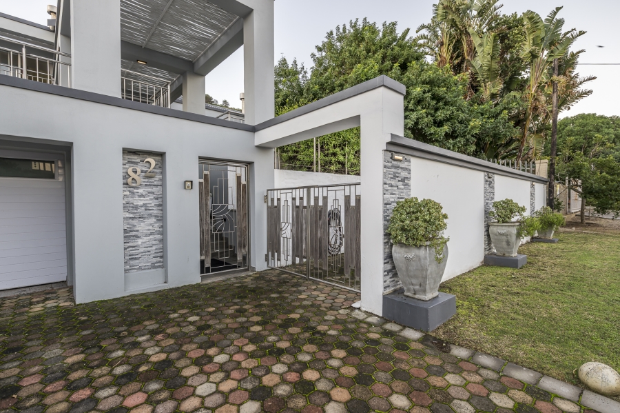 5 Bedroom Property for Sale in Glentana Western Cape